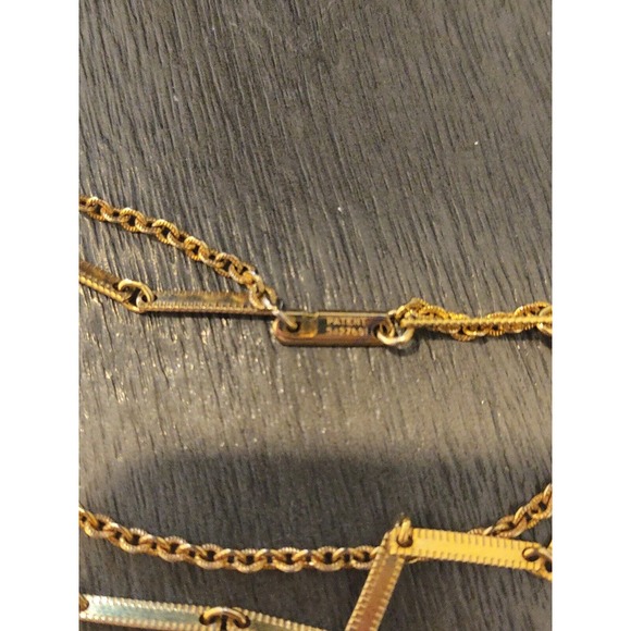 WOMEN'S GOLD TONE 2 STRAND NECKLACE GORGEOUS PENDANT MARKED CELEBRITY-VINTAGE - Picture 5 of 5